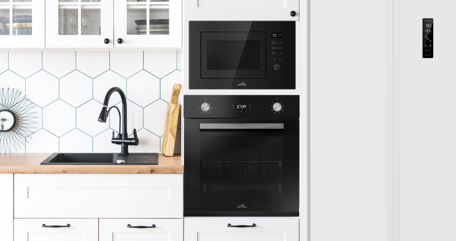 Мікрохвильова піч ETA 579990000 чорного кольору